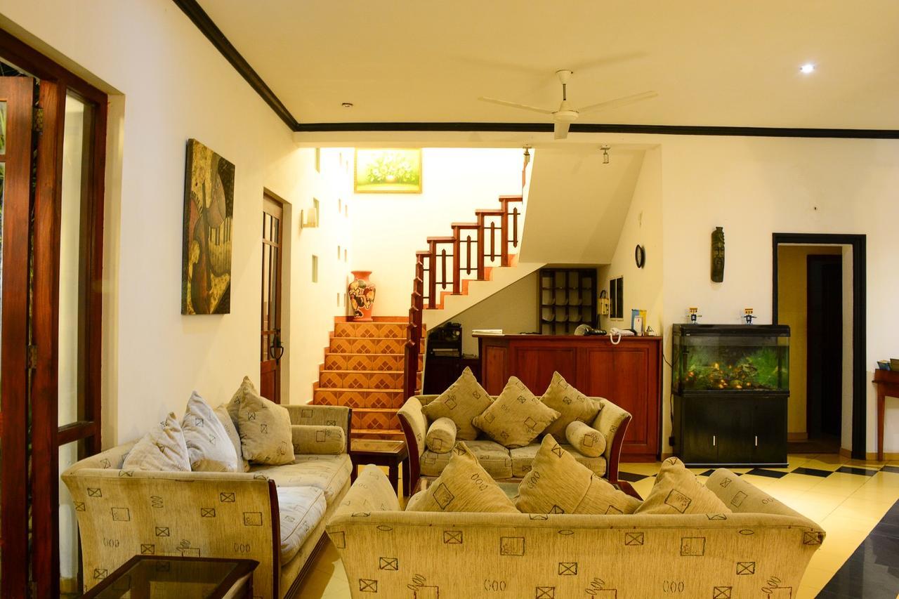 Ranmal Beach Hotel Хиккадува Экстерьер фото
