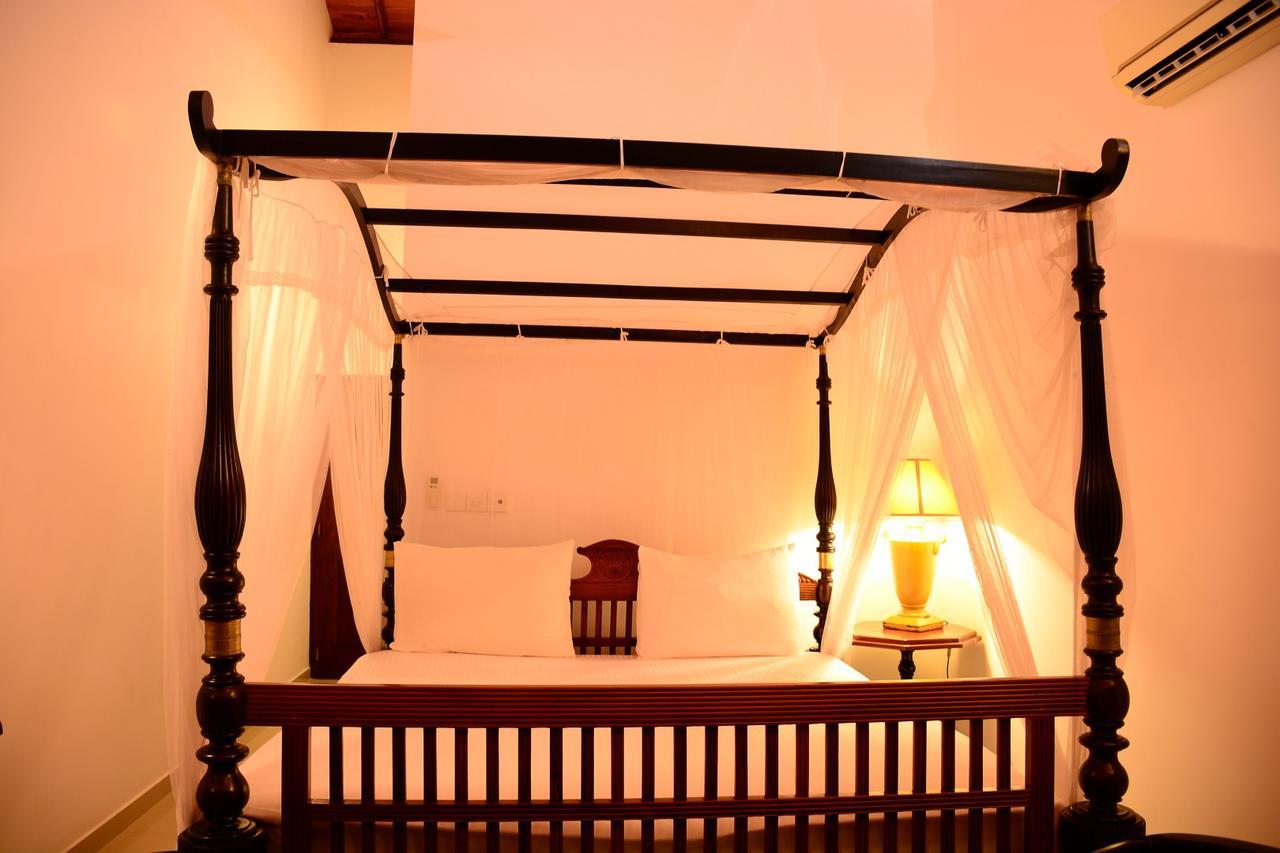 Ranmal Beach Hotel Хиккадува Экстерьер фото