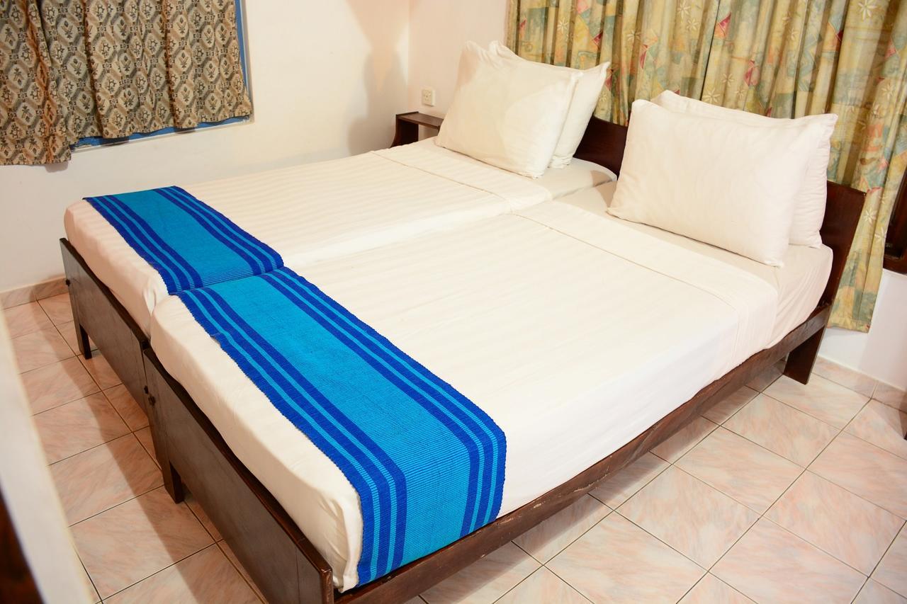 Ranmal Beach Hotel Хиккадува Номер фото
